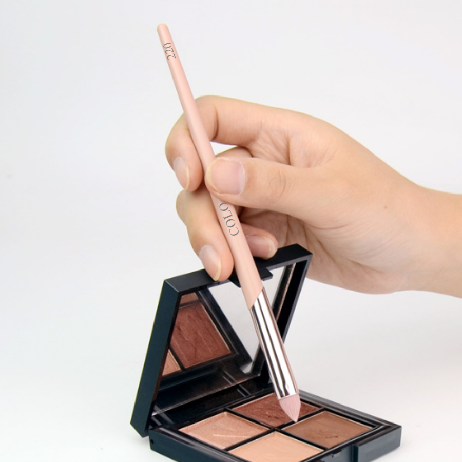 Cọ Viền Môi Và Che Khuyết Điểm COLOURPOP Lip Liner Brush C220